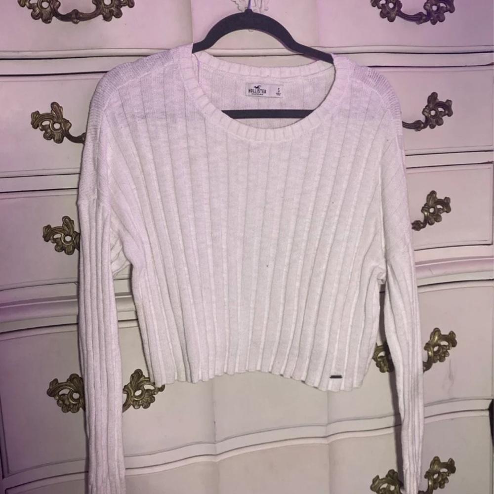 Hollister Cropped Sweater